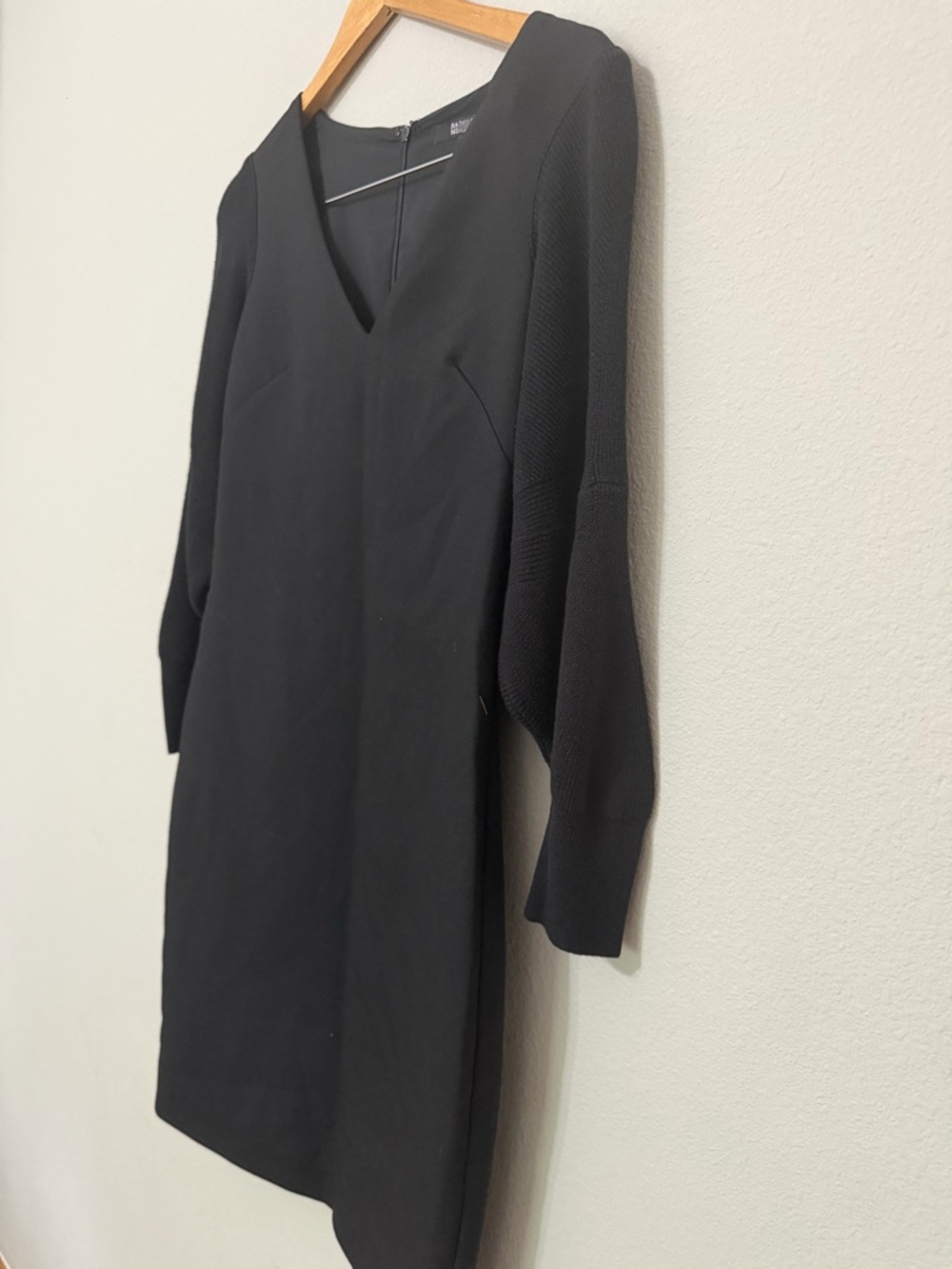 BADGLEY MISCHKA BlACK KNIT SLEEVES SIe 2